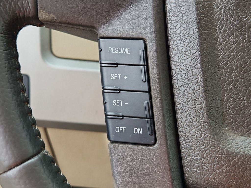 2010-Ford-F150_7040-16