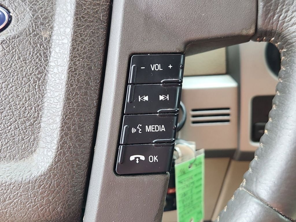 2010-Ford-F150_7040-17