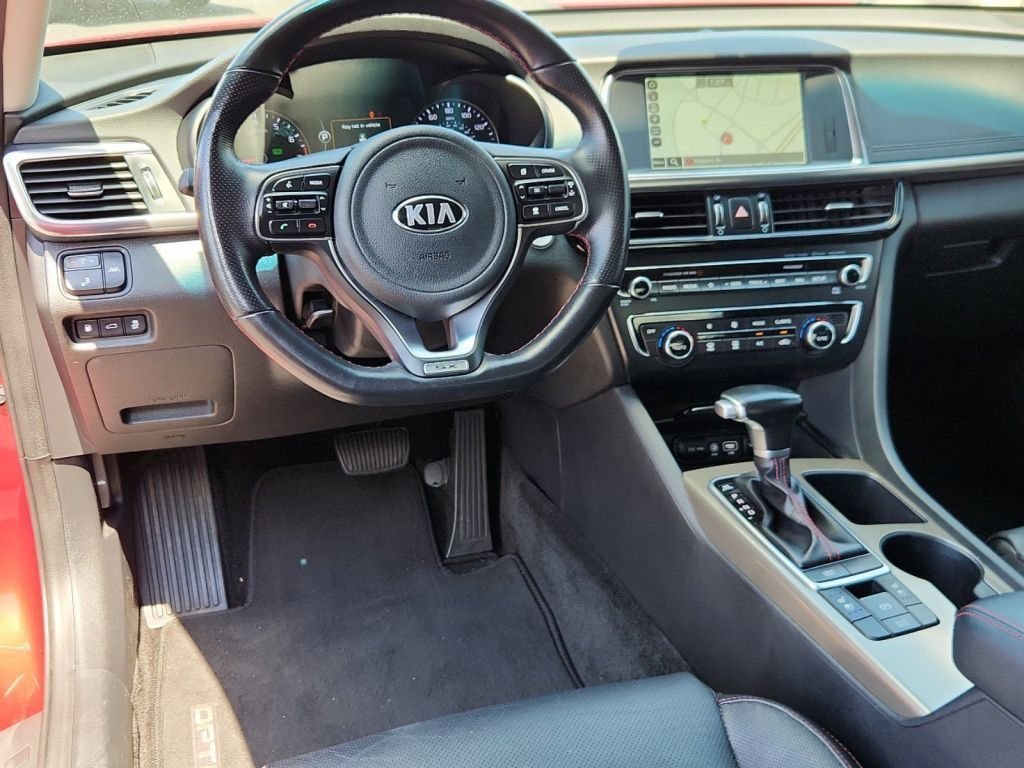 2018-Kia-Optima_239650-28