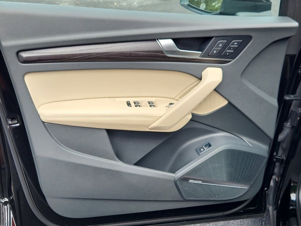 2019-Audi-Q5_132750-11 (1)