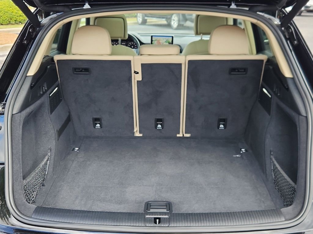 2019-Audi-Q5_132750-8 (1)