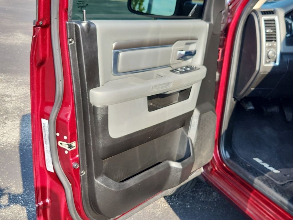 2019-Ram-1500_Ds_638031-11