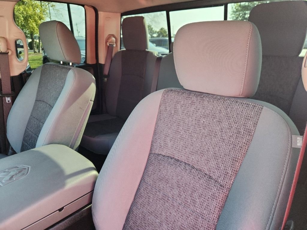 2019-Ram-1500_Ds_638031-15