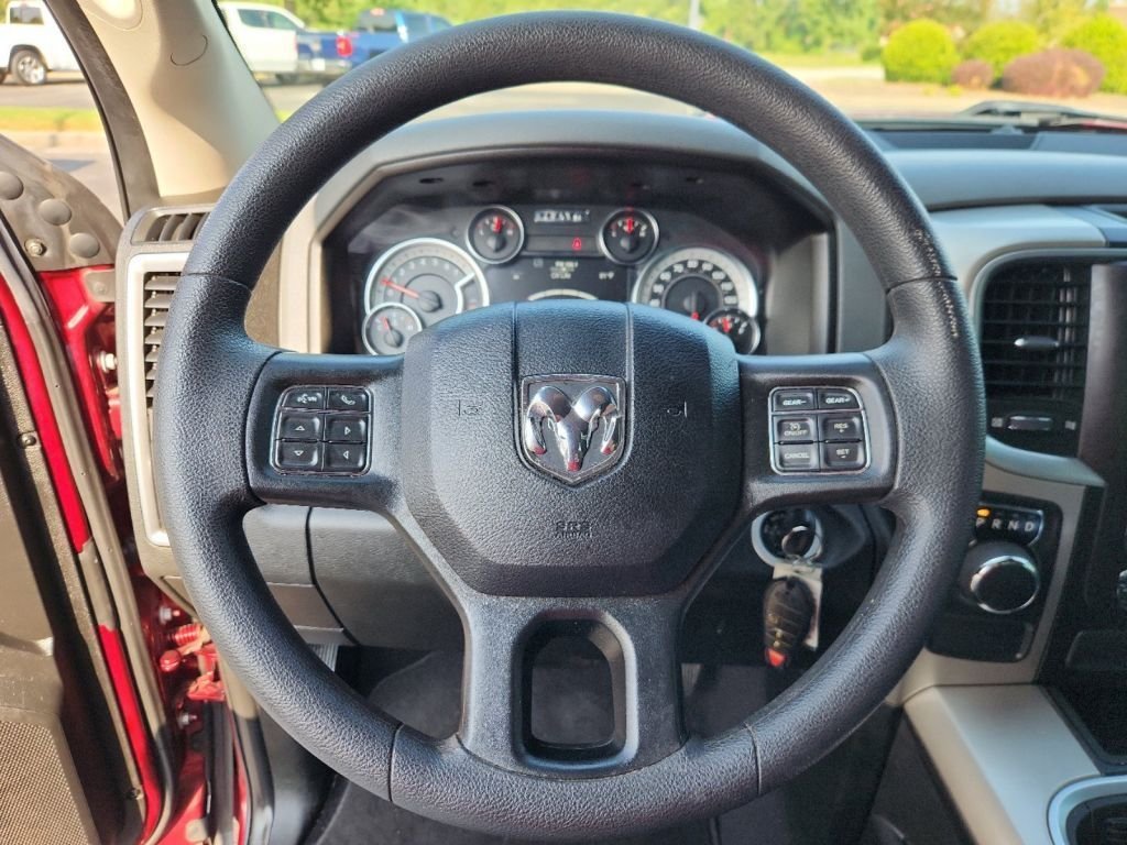 2019-Ram-1500_Ds_638031-16