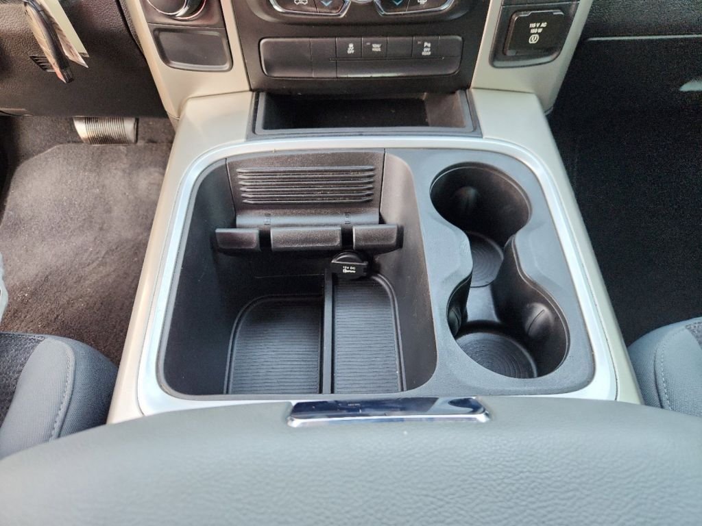 2019-Ram-1500_Ds_638031-22