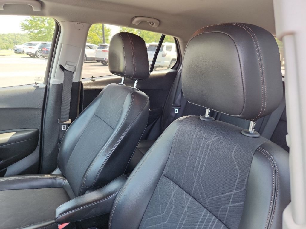 2020-Chevrolet-Trax_027066-14