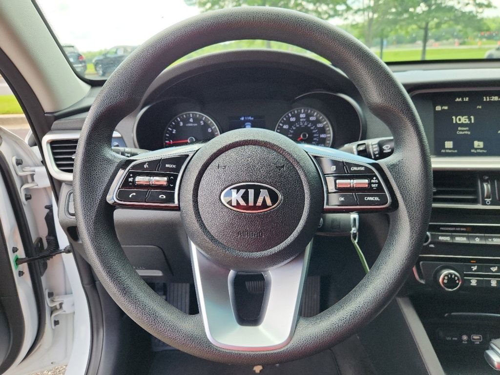 2020-Kia-Optima_381595-14