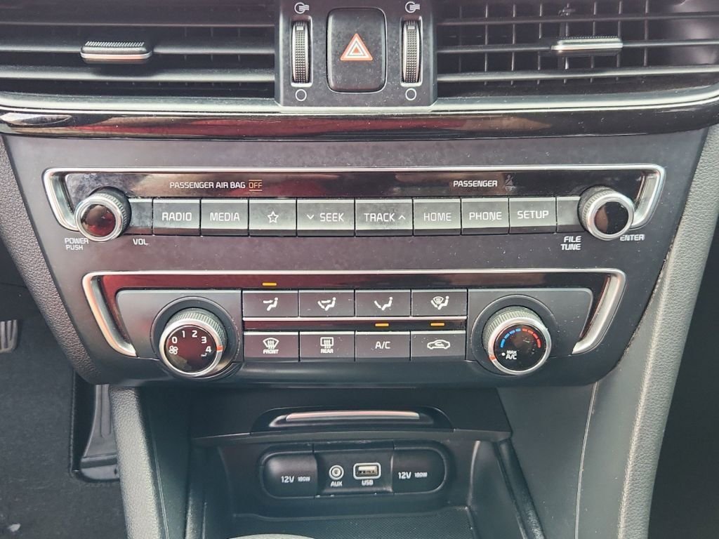 2020-Kia-Optima_381595-20