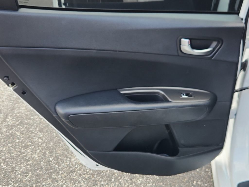 2020-Kia-Optima_381595-22