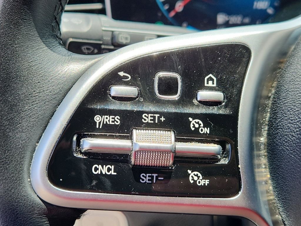 2021-Mercedes-benz-Gl_Class_382342-18